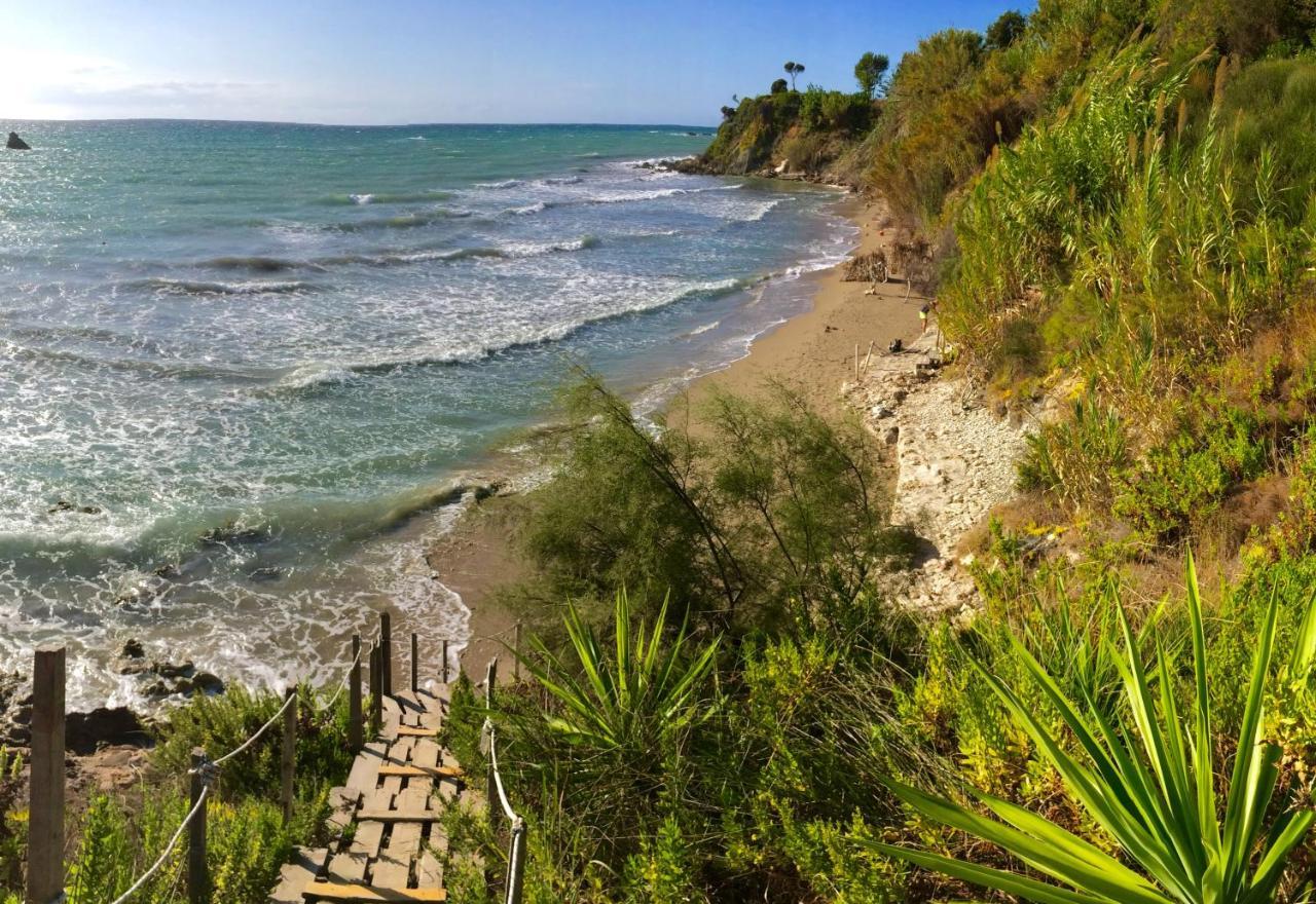 Blue Sky Cottage, Kanouli Beach Χαλικούνας Εξωτερικό φωτογραφία